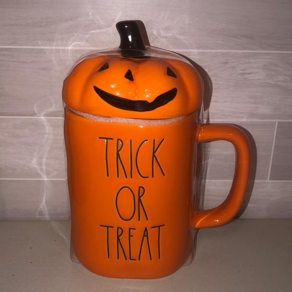 Rae Dunn Other - RAE DUNN TRICK OR TREAT mug with topper